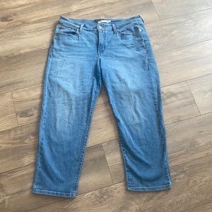 Levi’s boyfriend jeans size 16W. Worn once!